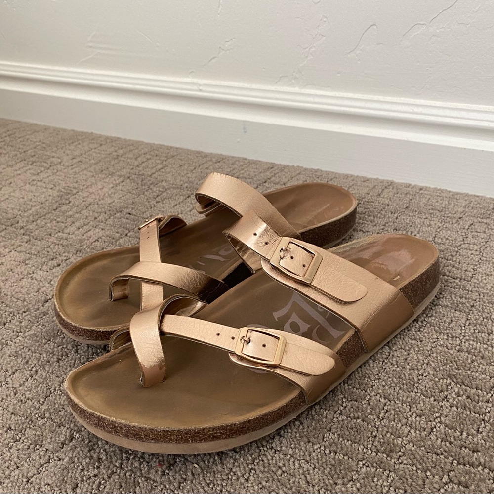 Sandals - Picture 1 of 2